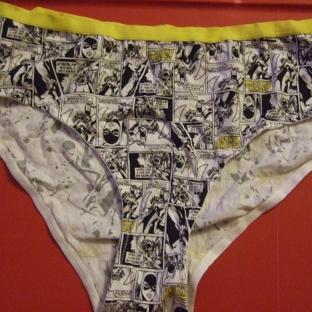 NEW Torrid Batgirl print hipster - size 5